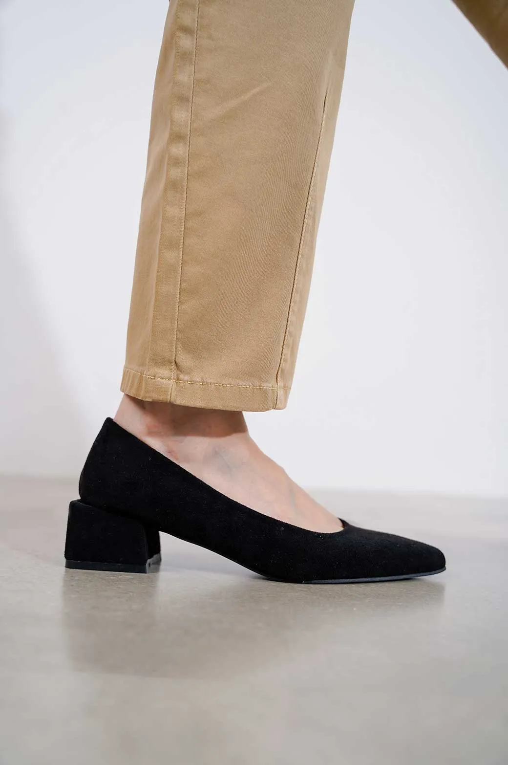 BLOCK HEEL PUMPS