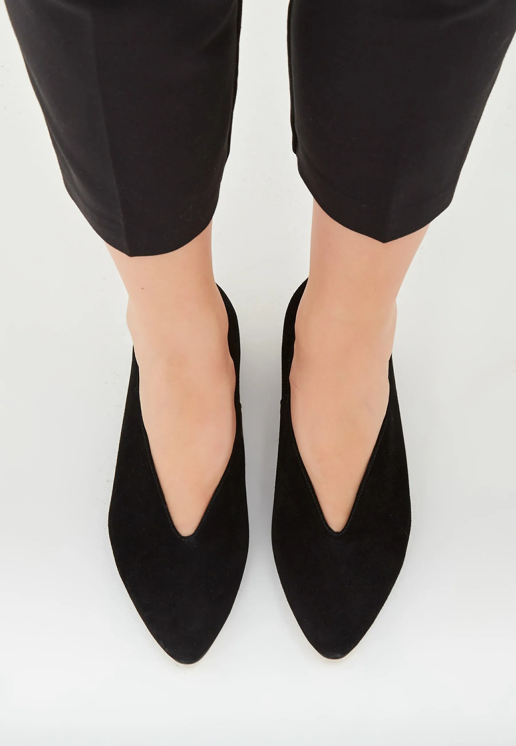 Pointed Tip Suede Ballerinas - Black